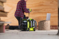 Ryobi RY36BI1800A-250 Akumulátorový 1800W invertorový generátor so 4 portami(2x2.5Ah)