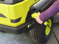Ryobi RY72TMX107-210 72V Bezuhlíkový záhradný rider, šírka záberu 107 cm