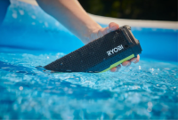 RYOBI RS4-120G USB Lithium™ reproduktor s 2,0 Ah akumulátorom (RB420)