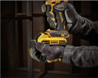 DEWALT Bezuhlíkový príklepový vŕtací skrutkovač DCD100Y 18 V XR