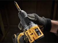 DEWALT Bezuhlíkový príklepový vŕtací skrutkovač DCD100Y 18 V XR