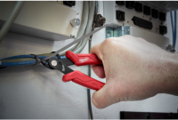 MILWAUKEE Mini štiepacie kliešte