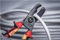 MILWAUKEE VDE kliešte na káble 210mm