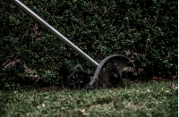 Milwaukee QUIK-LOK nadstavec na okraje trávnika