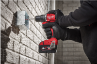MILWAUKEE M18™ Aku vŕtačka s príklepom - kompaktná, 1x 4,0 Ah + 1x 2,0 Ah M18BLPDRC-422C